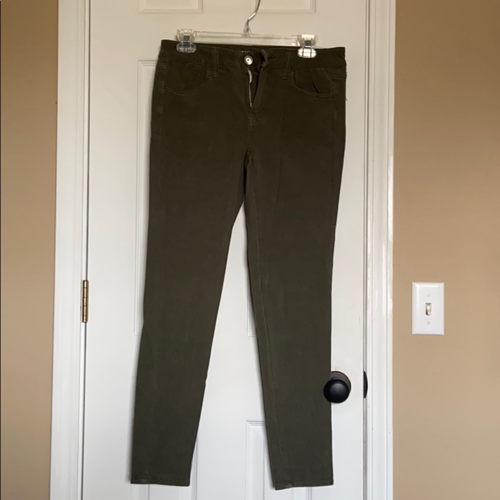 NWOT American Eagle Olive Sateen Jeggings- 8